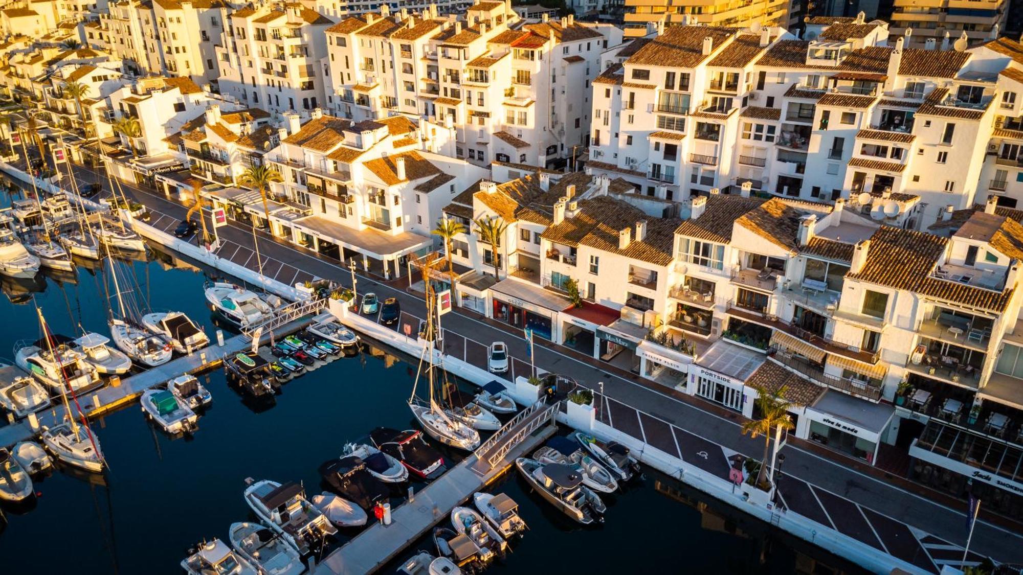 Apartment Banus - Brand New And Exclusive Banus Port Seafront Flat Marbella