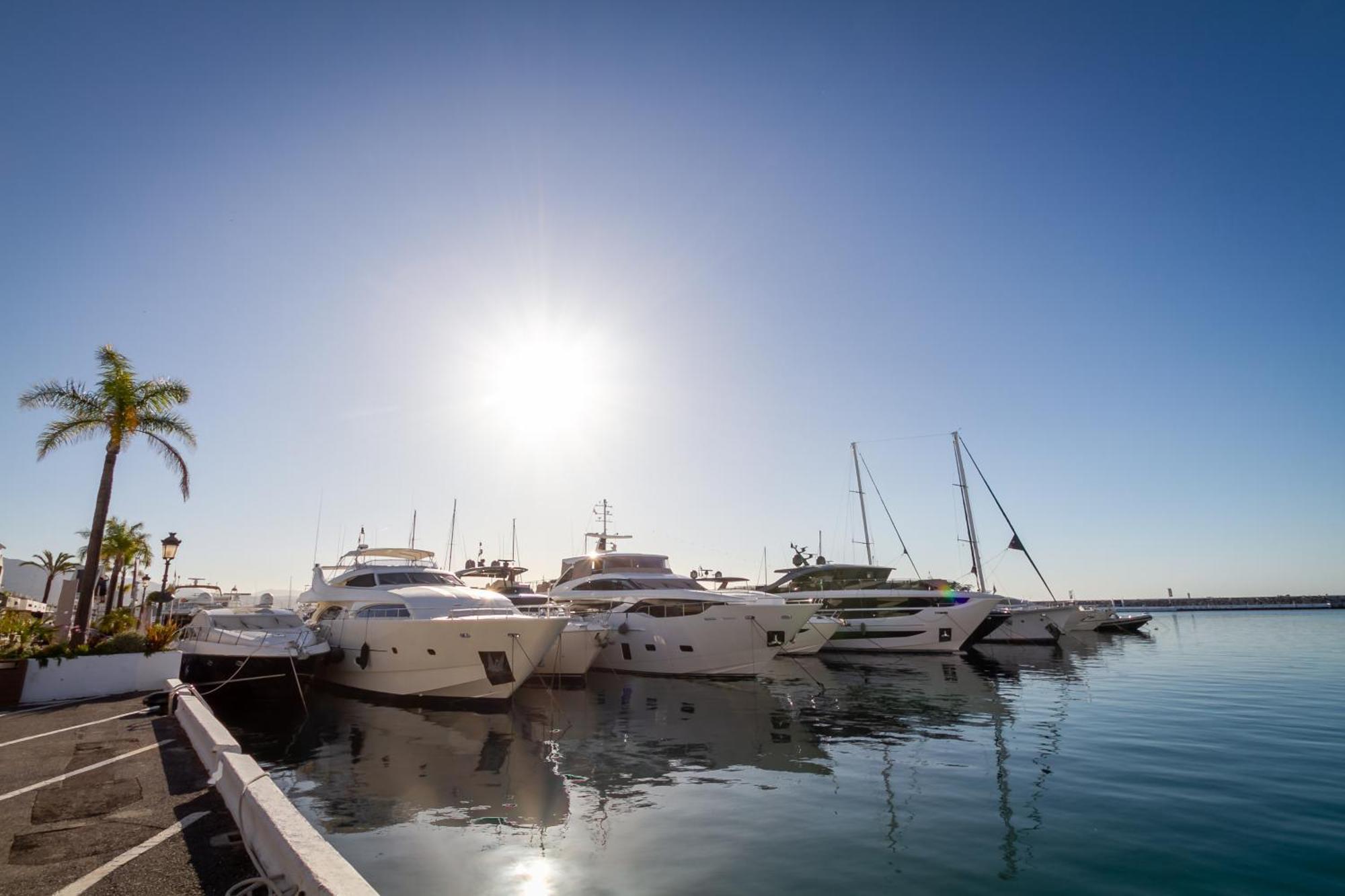 Apartamento Banus - Brand New And Exclusive Banus Port Seafront Flat