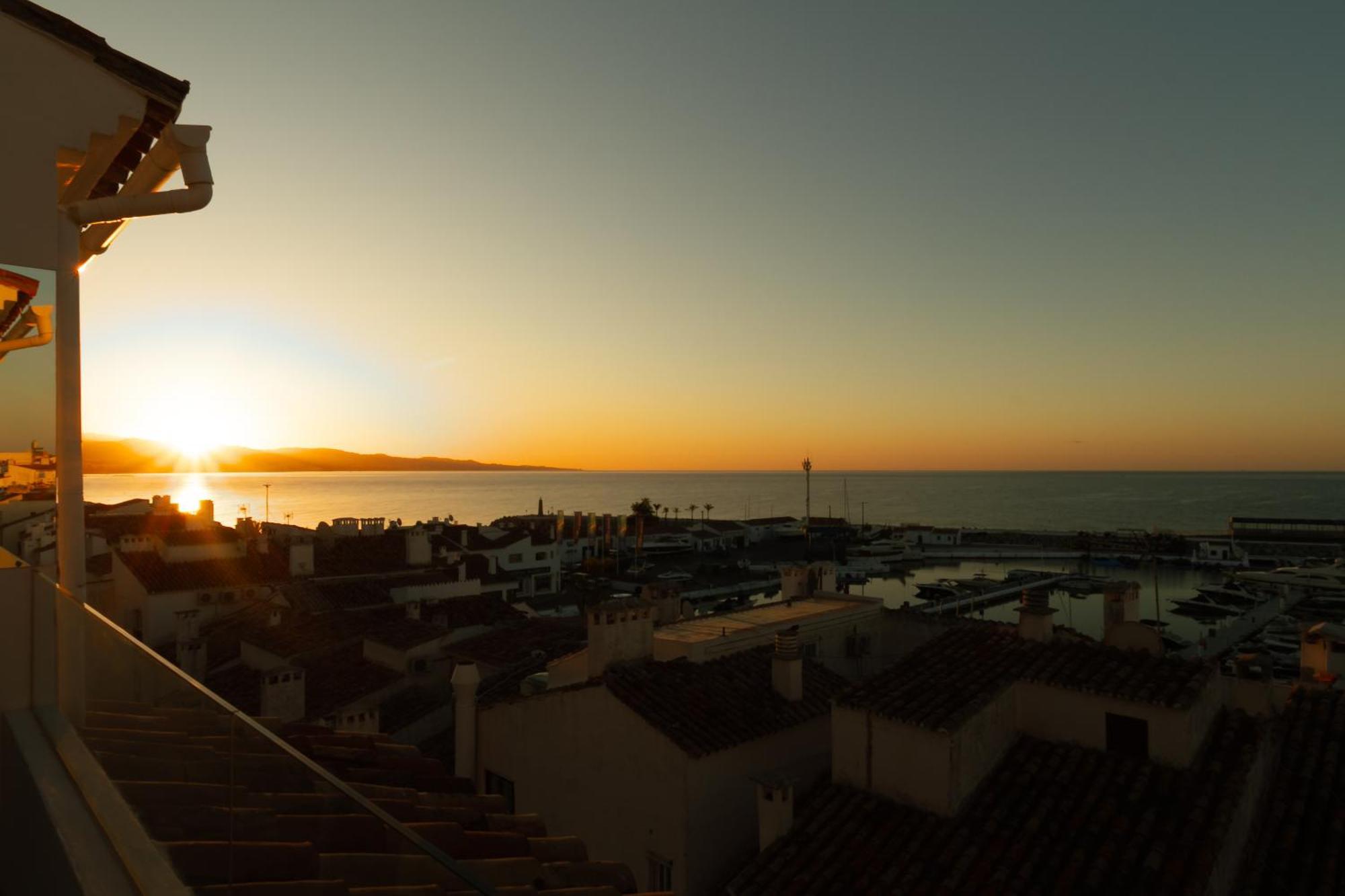 Banus - Brand New And Exclusive Banus Port Seafront Flat * Marbella
