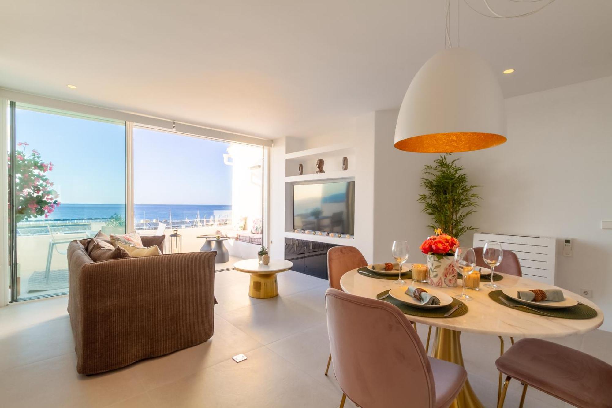 Banus - Brand New And Exclusive Banus Port Seafront Flat *