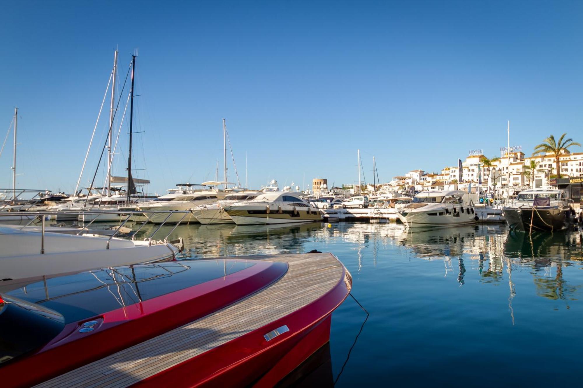 Banus - Brand New And Exclusive Banus Port Seafront Flat * Marbella